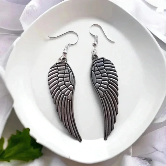 NEW Handcrafted Silver Pewter Angel Wing Dangle Hook Earrings - Picture 1 of 4